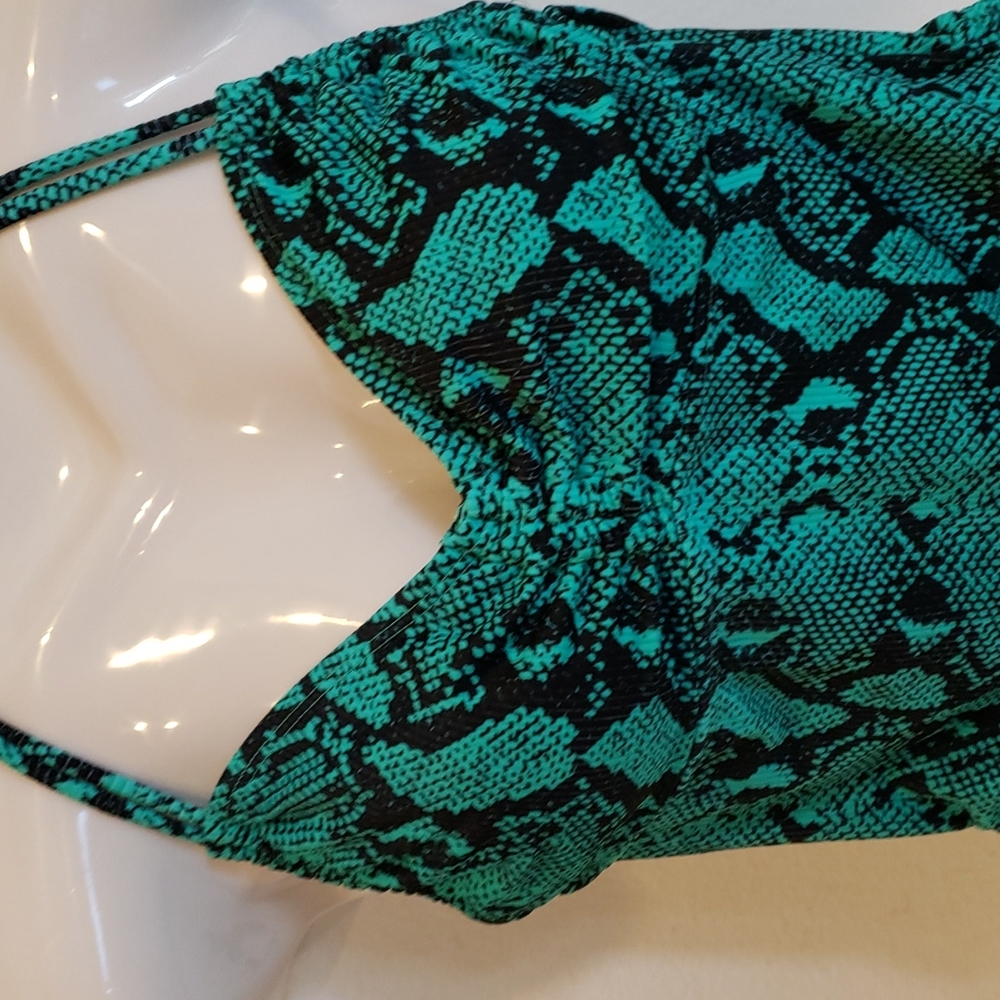No Boundaries Swimwear Full piece Size Large,  Green-black Snake Skin Print - Picture 9 of 12